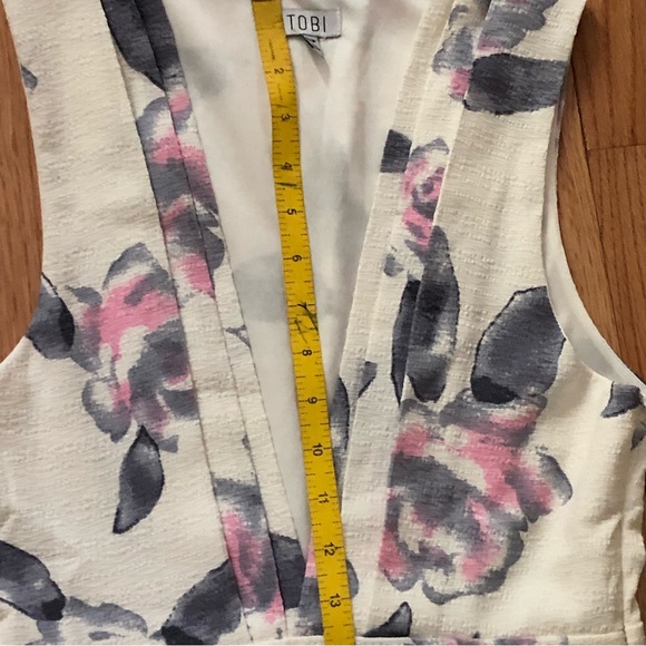 Wedding guest floral deep v neckline dress. Size small. - Picture 11 of 14